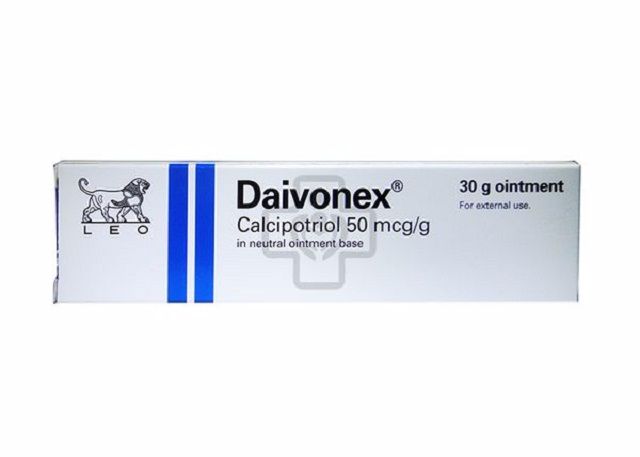 Trị nấm da đầu bằng Calcipotrio