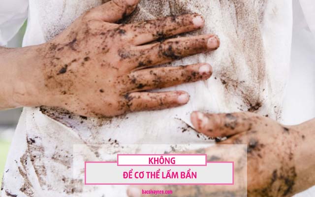 không để da lấm bẩn khi bị vẩy nến phấn hồng